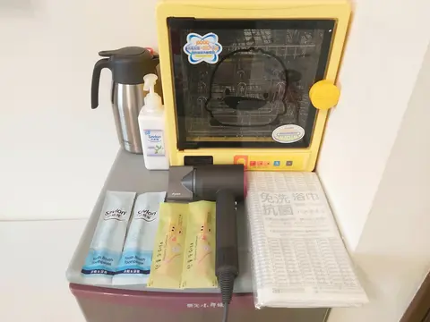3樓)陽台房---航海船帳篷滑梯房/FUJI按摩椅/dyson Pure Hot+Cool三合一涼暖空氣清淨機/軟軟Q地板/附玩具/附消毒鍋/獨立陽台及洗衣機＆晾曬空間/浴室乾濕分離附澡盆 照片 4