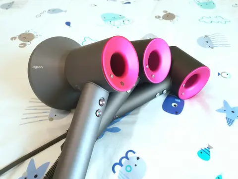 全館採用Dyson吹風機(市價17600元) 照片 2