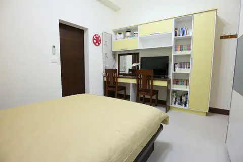 Brown Room((101) 雙人套房(加大床) 照片 3