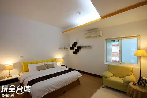 愛咪臥客民宿 雙人套房-層黃舍