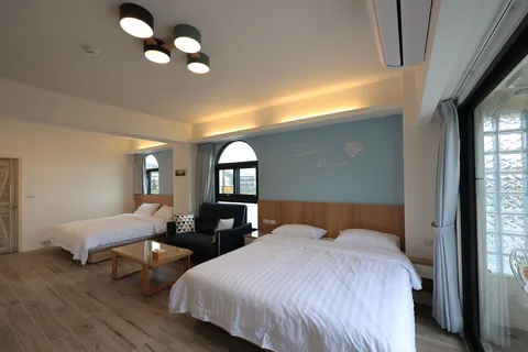 50LAN HOUSE 203北歐4人房(加大雙人床2張)