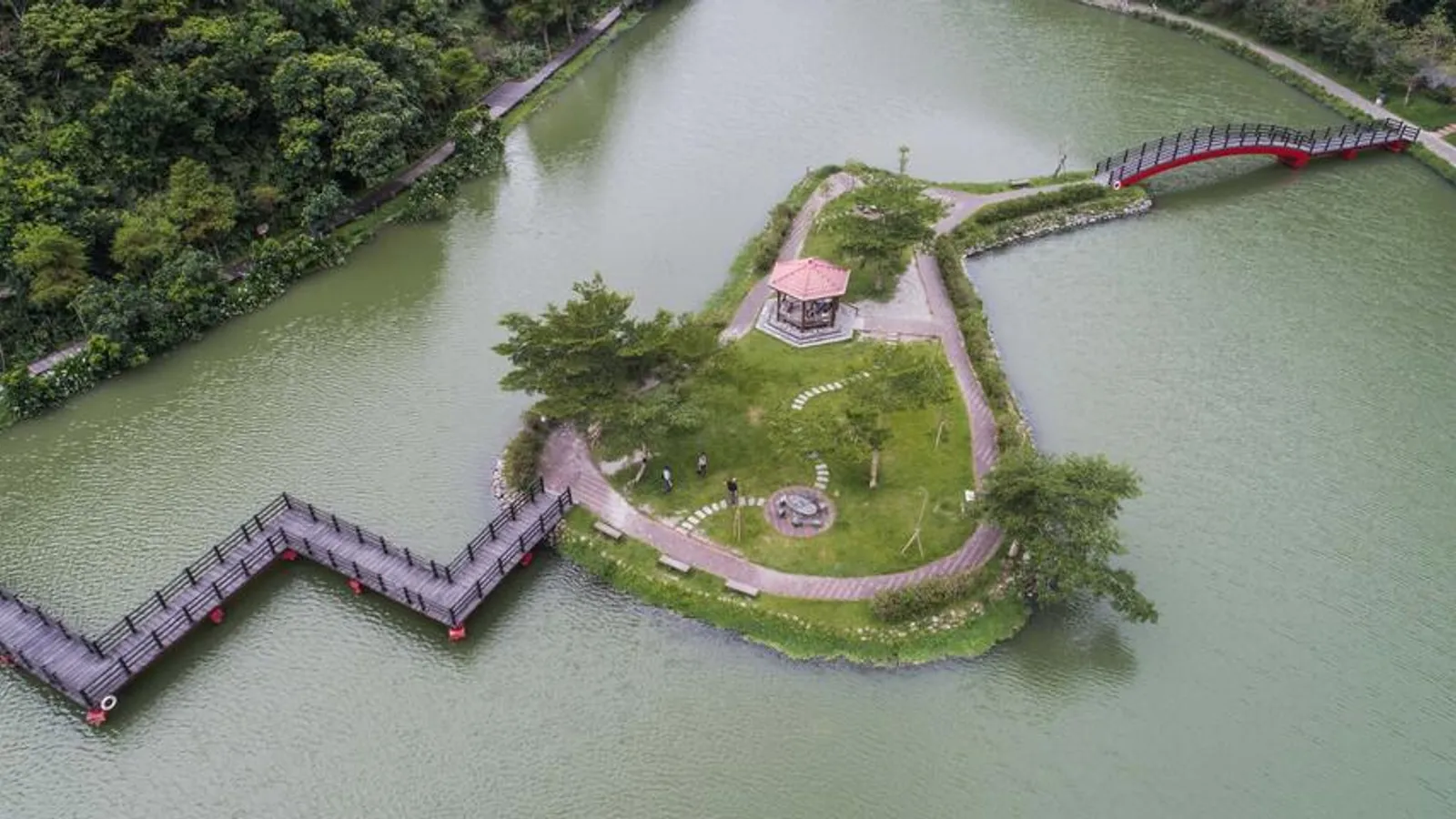 員山景點:望龍埤