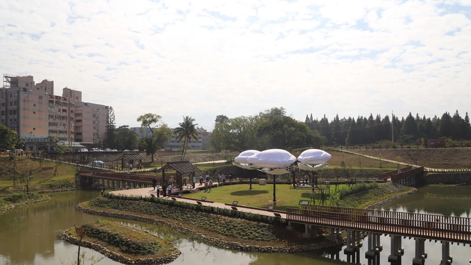 斗六市景點:斗六後庄埤親水公園(天空之島光環境)
